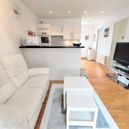 Apartment Bel 3* Au Centre De Avec Wifi, Balcon Et Parking - Fr-1-368-337